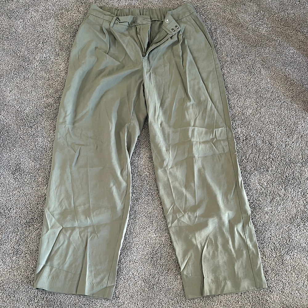 A new day Women’s Olive Green dress pants
